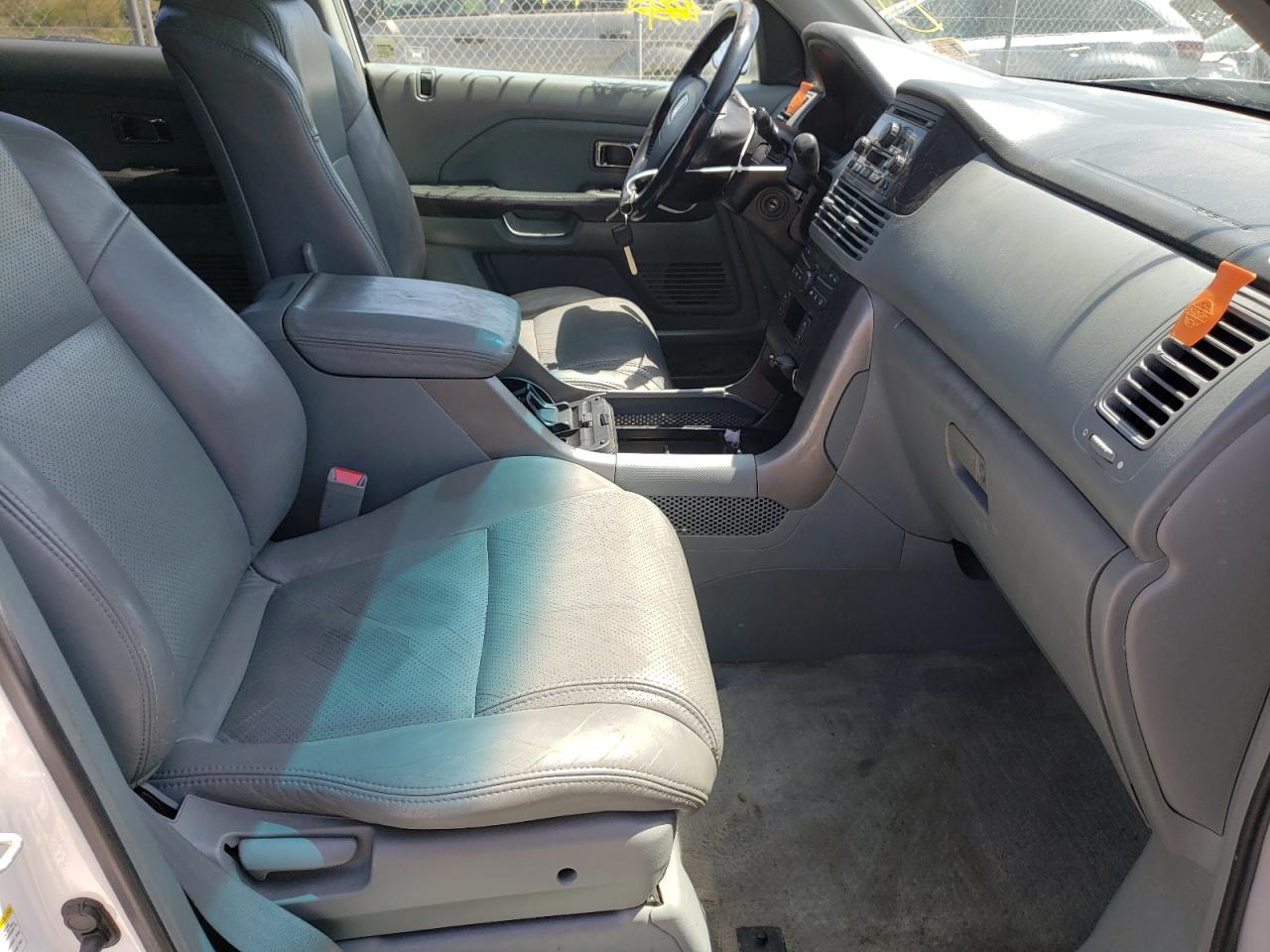 Photo 5 from auction – 2004 HONDA PILOT EXL with VIN 2HKYF185X4H526989