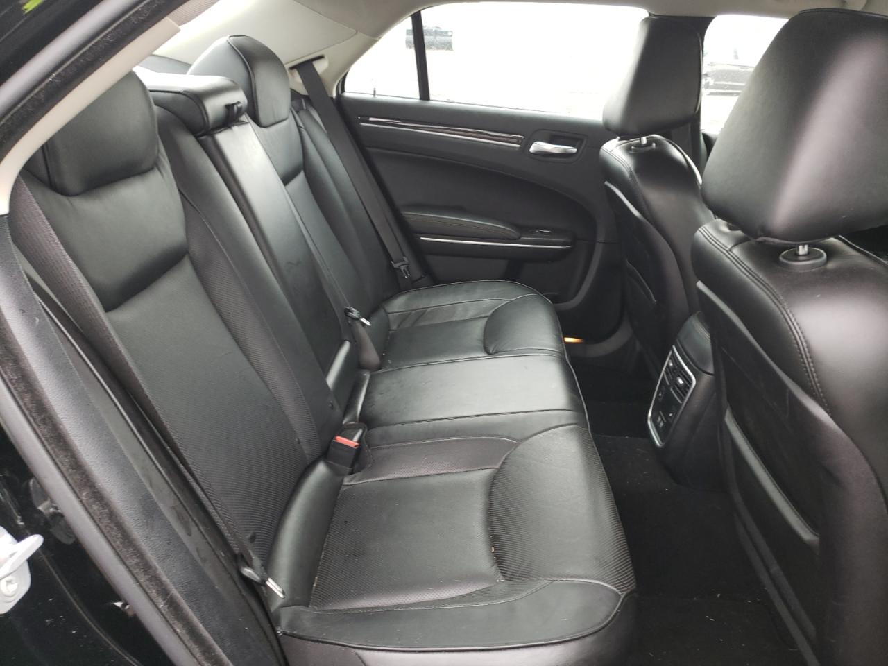 Photo 6 from auction – 2019 CHRYSLER 300 LIMITE with VIN 2C3CCAKG3KH690916