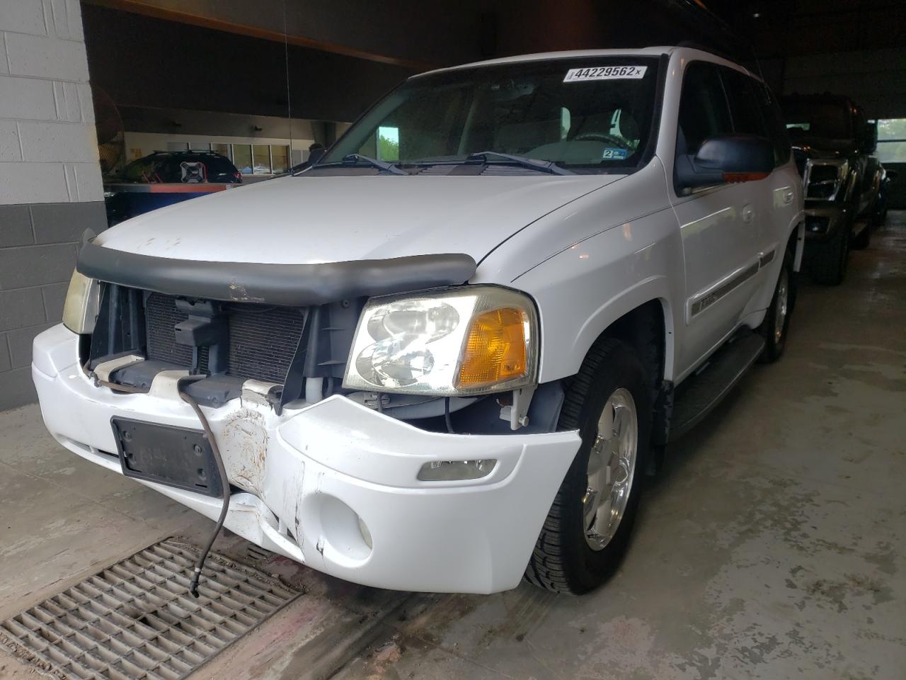 Photo 2 from auction – 2003 GMC ENVOY with VIN 1GKDT13S232235198
