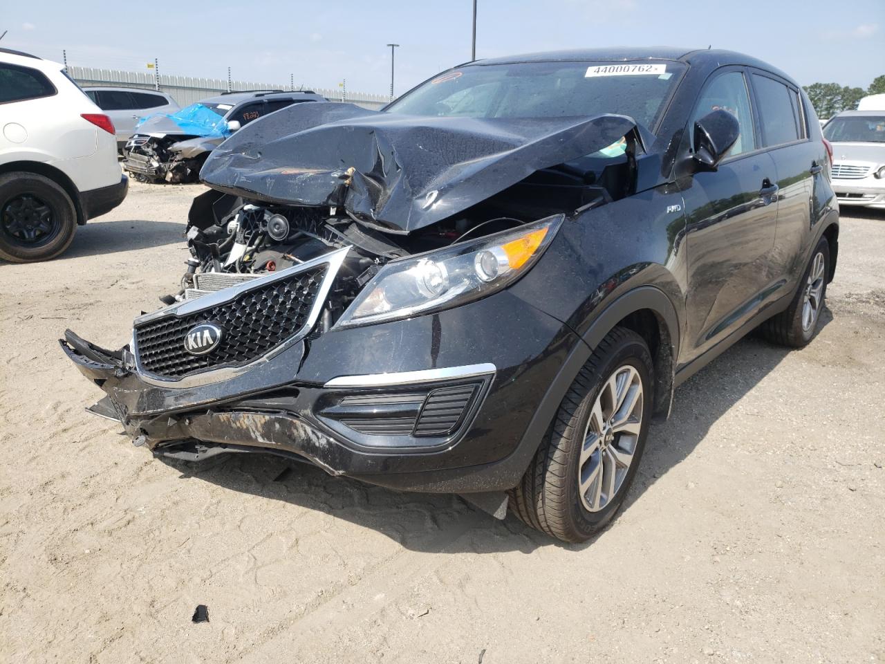 Photo 2 from auction – 2016 KIA SPORTAGE L with VIN KNDPBCAC8G7875895