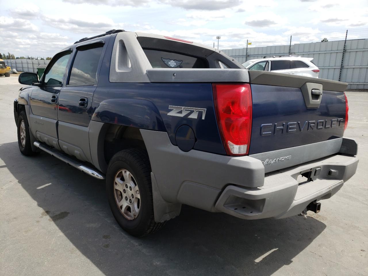 Photo 3 from auction – 2002 CHEVROLET AVALANCHE with VIN 3GNEK13T22G139516