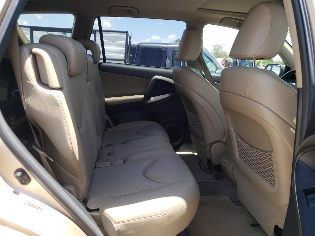 Photo 6 from auction – 2010 TOYOTA RAV4 LIMIT with VIN JTMYF4DV3A5015899