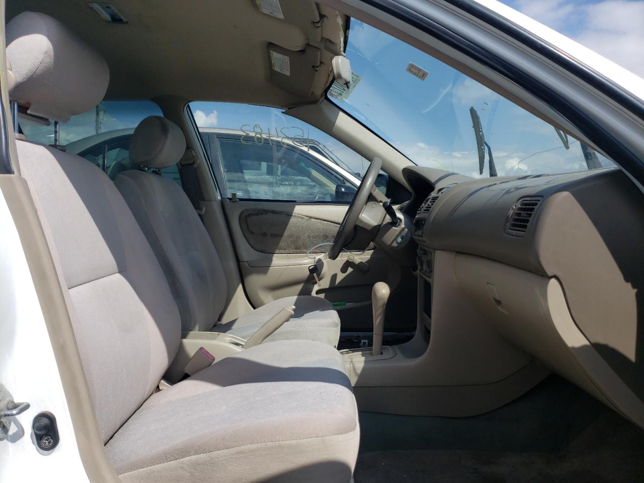 Photo 5 from auction – 2000 TOYOTA COROLLA VE with VIN 1NXBR12E2YZ372596