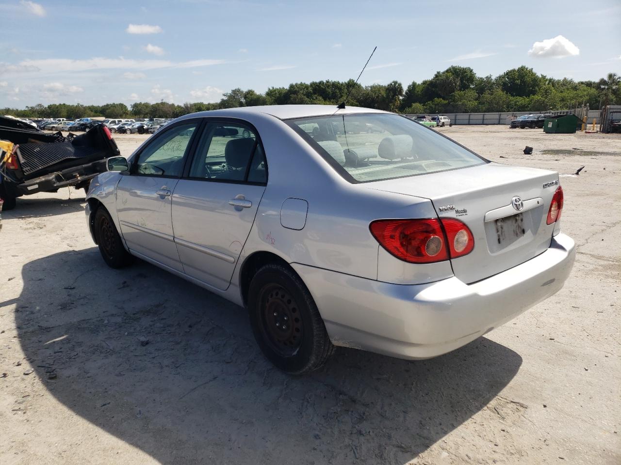 Photo 3 from auction – 2005 TOYOTA COROLLA CE with VIN 1NXBR32E25Z357989