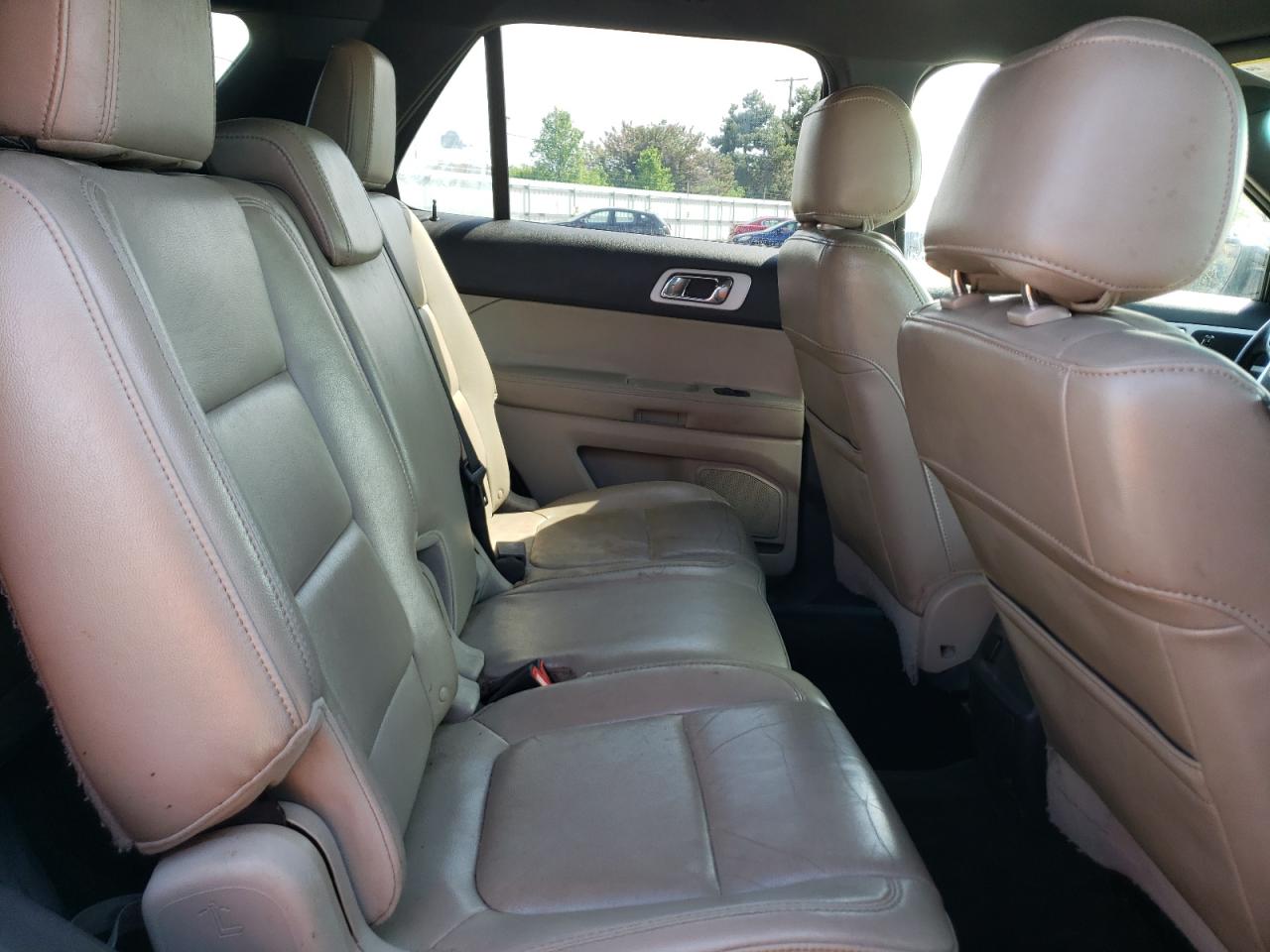 Photo 6 from auction – 2011 FORD EXPLORER X with VIN 1FMHK8D81BGA75971