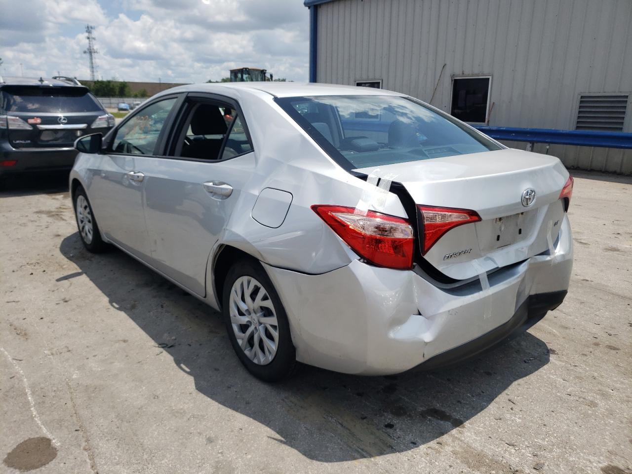Photo 3 from auction – 2017 TOYOTA COROLLA L with VIN 5YFBURHE1HP609570
