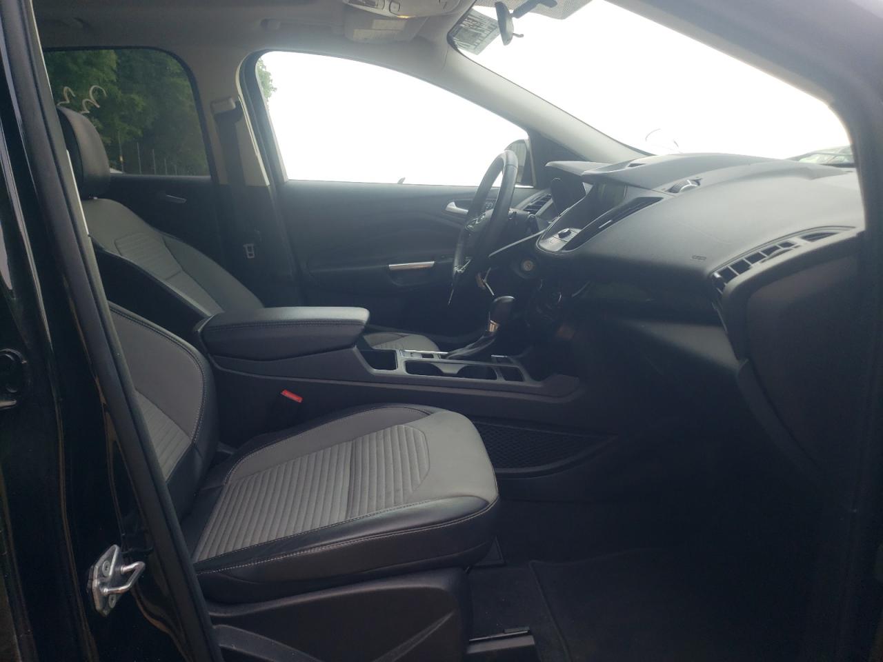 Photo 5 from auction – 2018 FORD ESCAPE SE with VIN 1FMCU9GD1JUA93454
