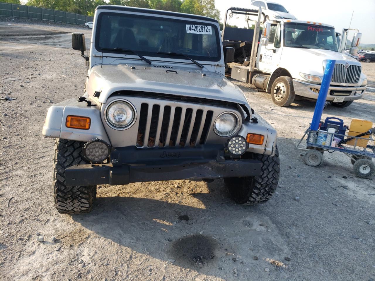 Photo 9 from auction – 2001 JEEP WRANGLER / with VIN 1J4FA49S21P346704