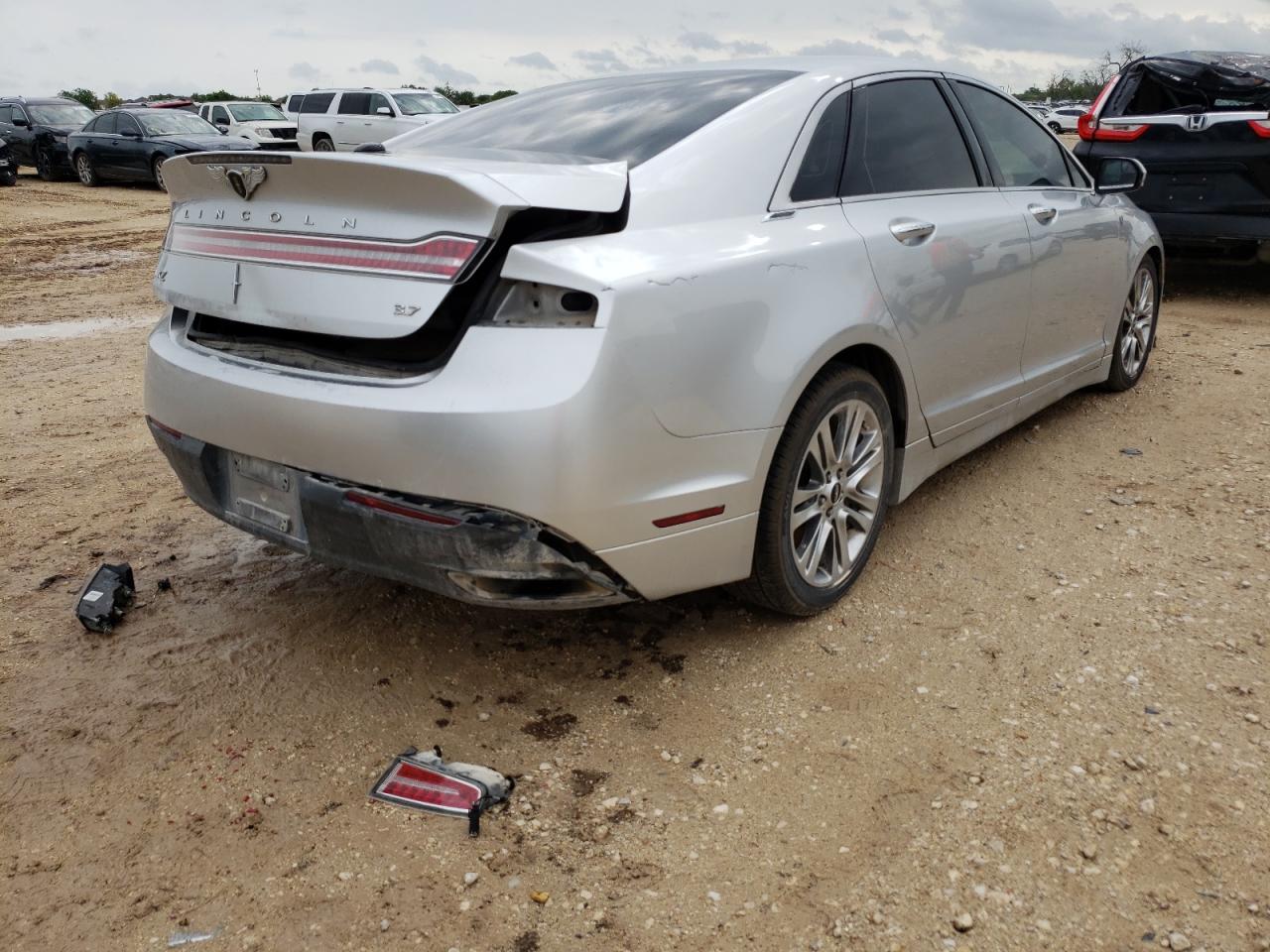 Photo 4 from auction – 2013 LINCOLN MKZ with VIN 3LN6L2GK7DR810182