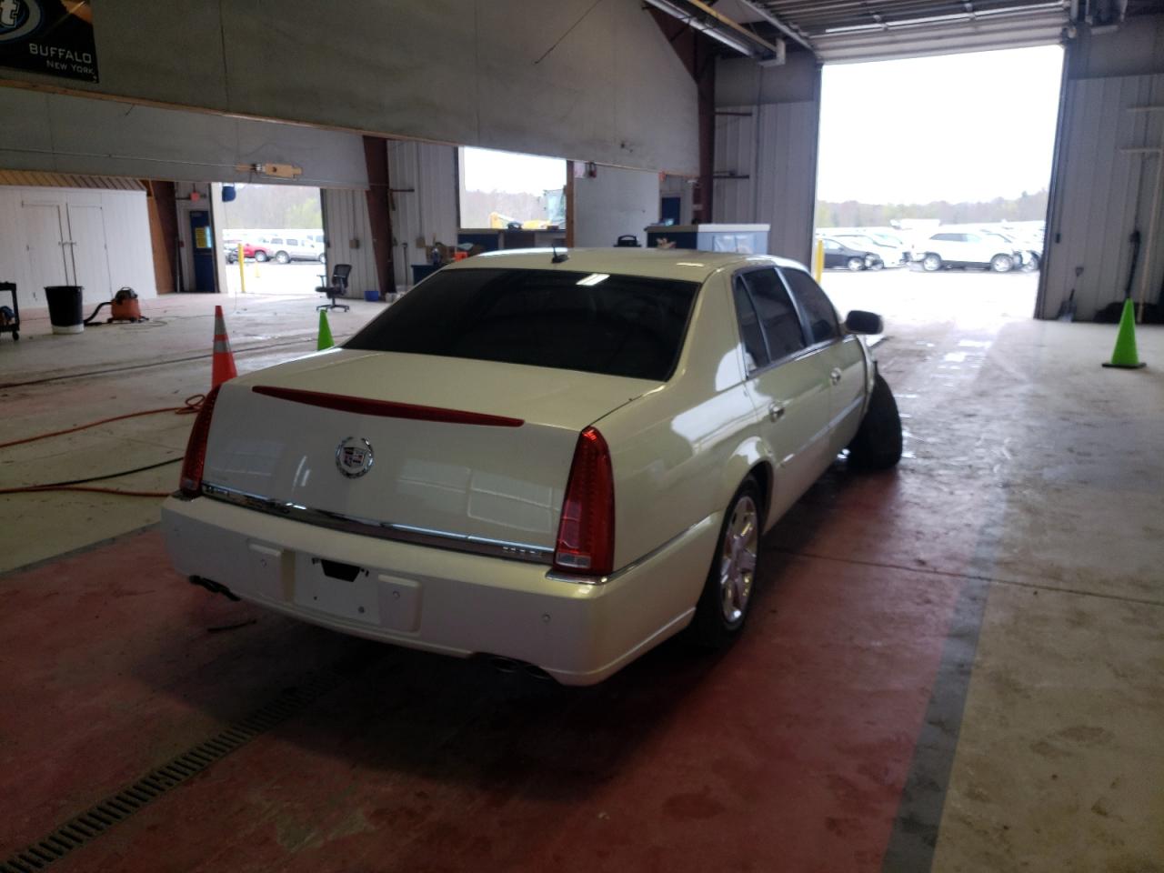 Photo 13 from auction – 2006 CADILLAC DTS with VIN 1G6KD57Y46U238718