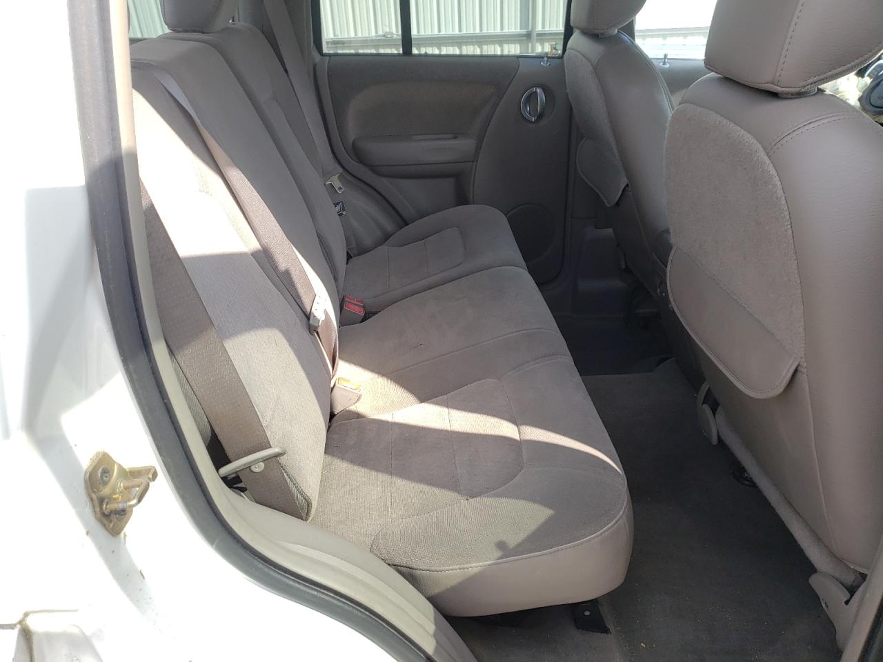 Photo 6 from auction – 2002 JEEP LIBERTY LI with VIN 1J4GL58K52W337413