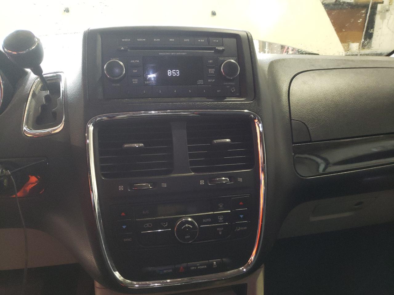 Photo 9 from auction – 2012 DODGE GRAND CARA with VIN 2C4RDGDG8CR113894