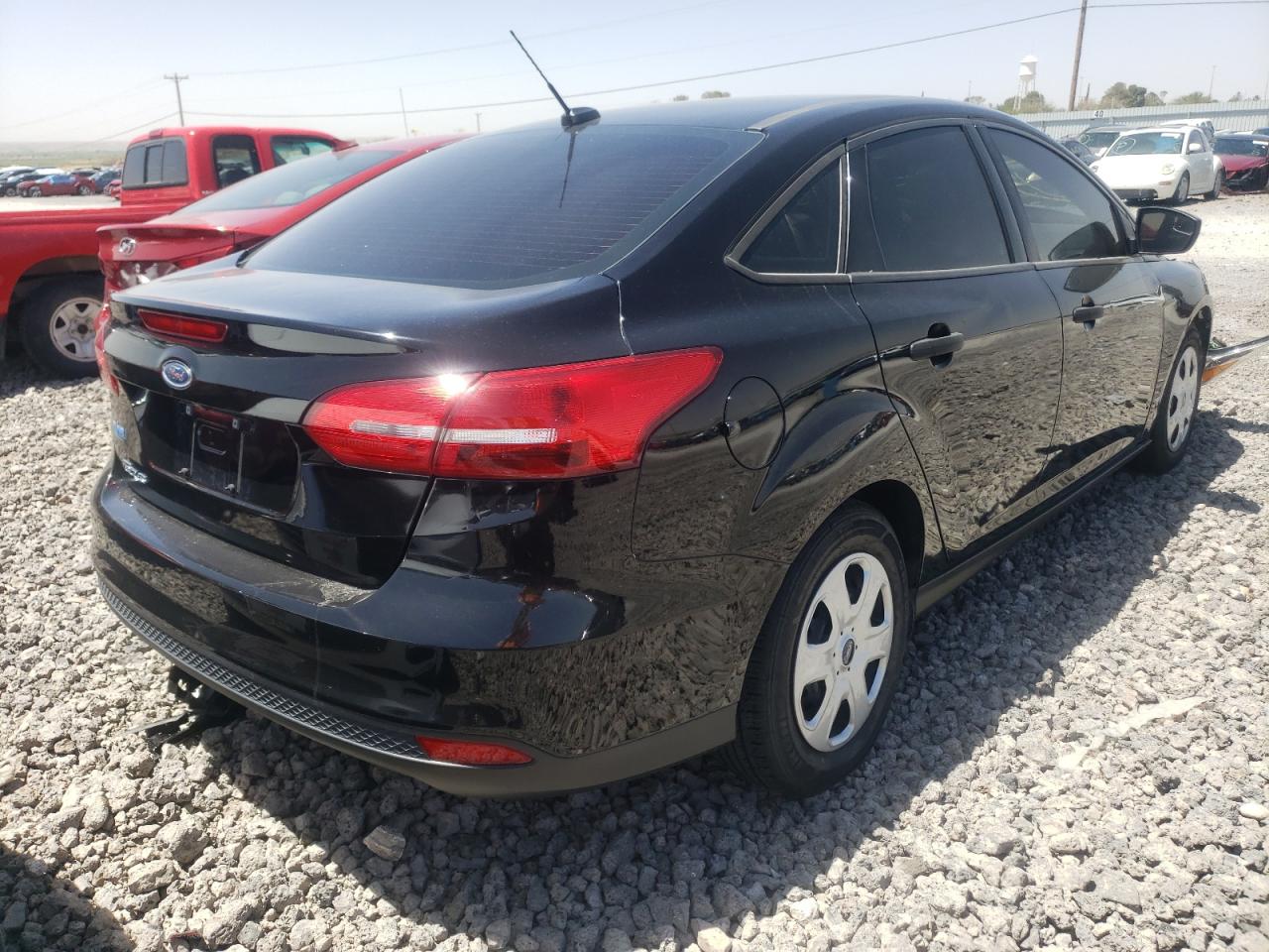 صورة رقم 4 من المزاد - 2017 FORD FOCUS S مع VIN 1FADP3E21HL254051