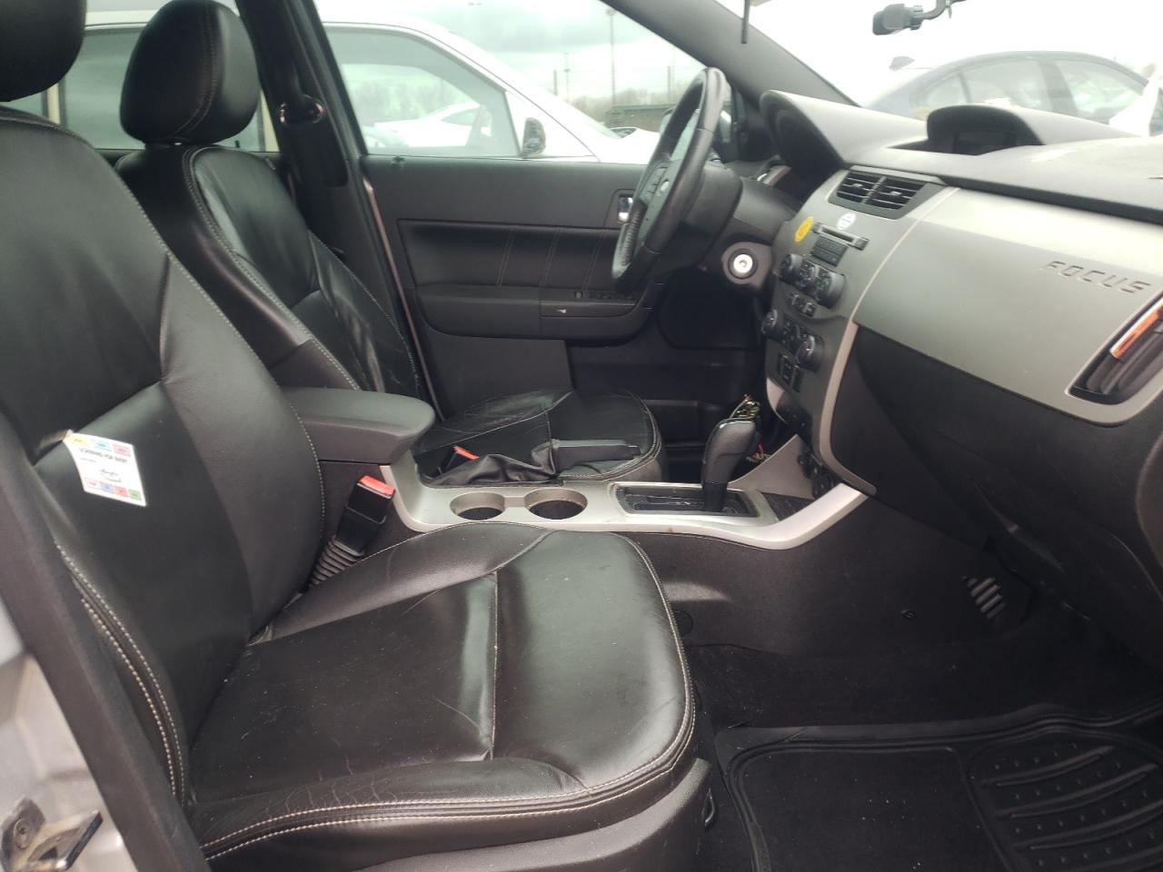 Photo 5 from auction – 2010 FORD FOCUS SEL with VIN 1FAHP3HN3AW144176