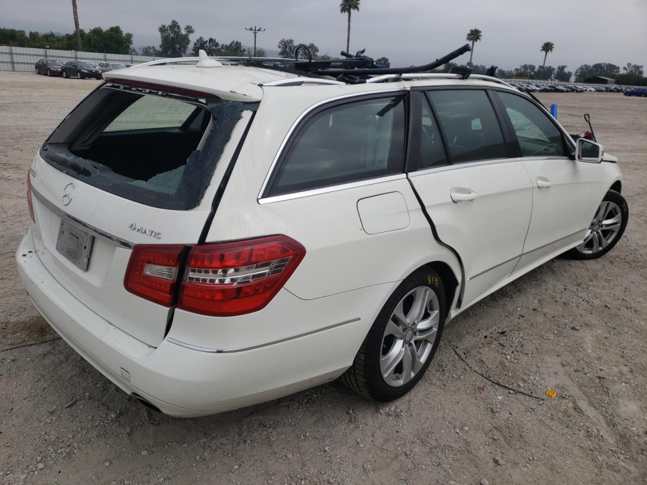 Photo 4 from auction – 2011 MERCEDES-BENZ E 350 4MAT with VIN WDDHH8HB2BA295895