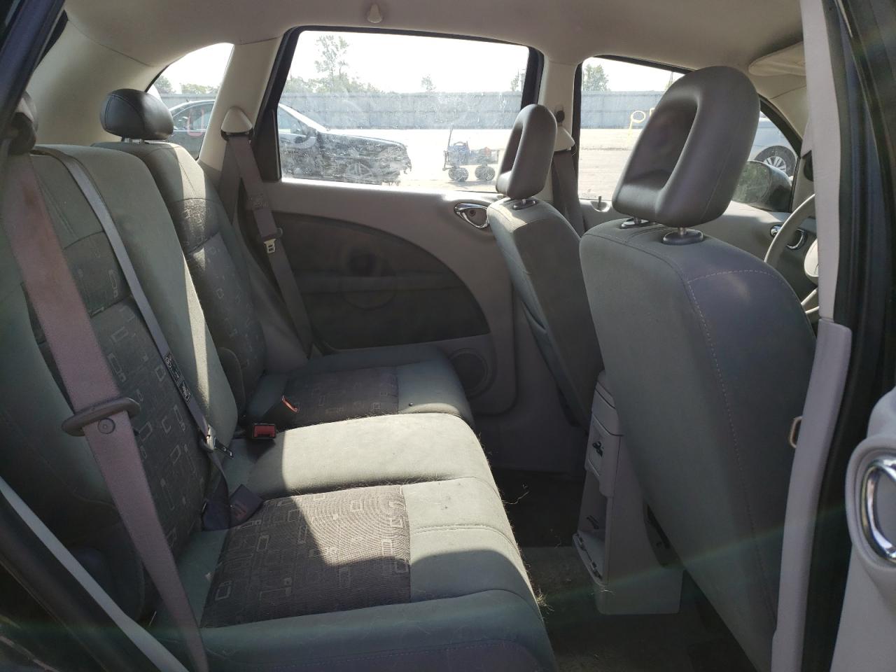 Photo 6 from auction – 2006 CHRYSLER PT CRUISER with VIN 3A4FY48B66T240787