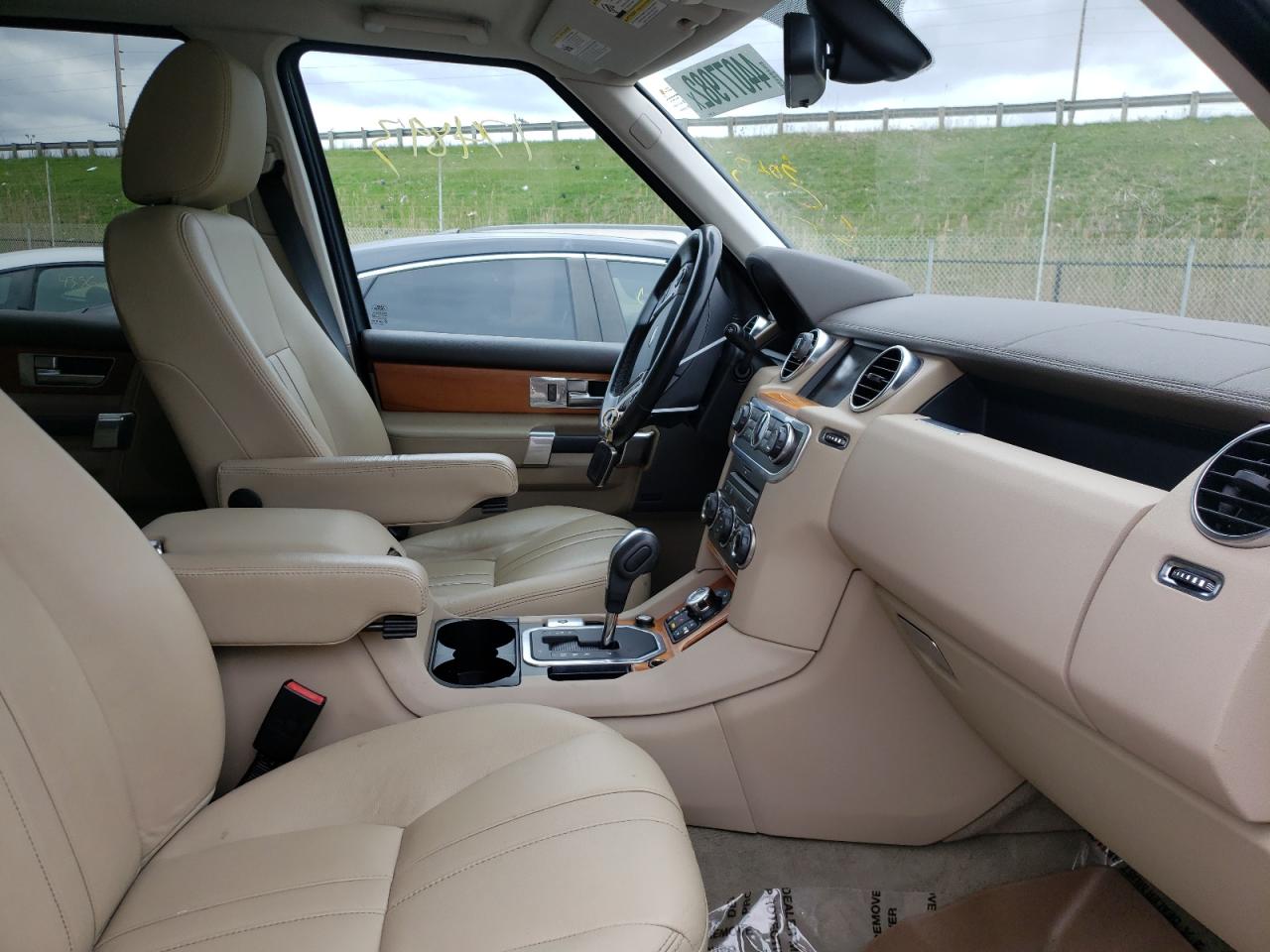 Photo 5 from auction – 2011 LAND ROVER LR4 HSE with VIN SALAG2D45BA568128