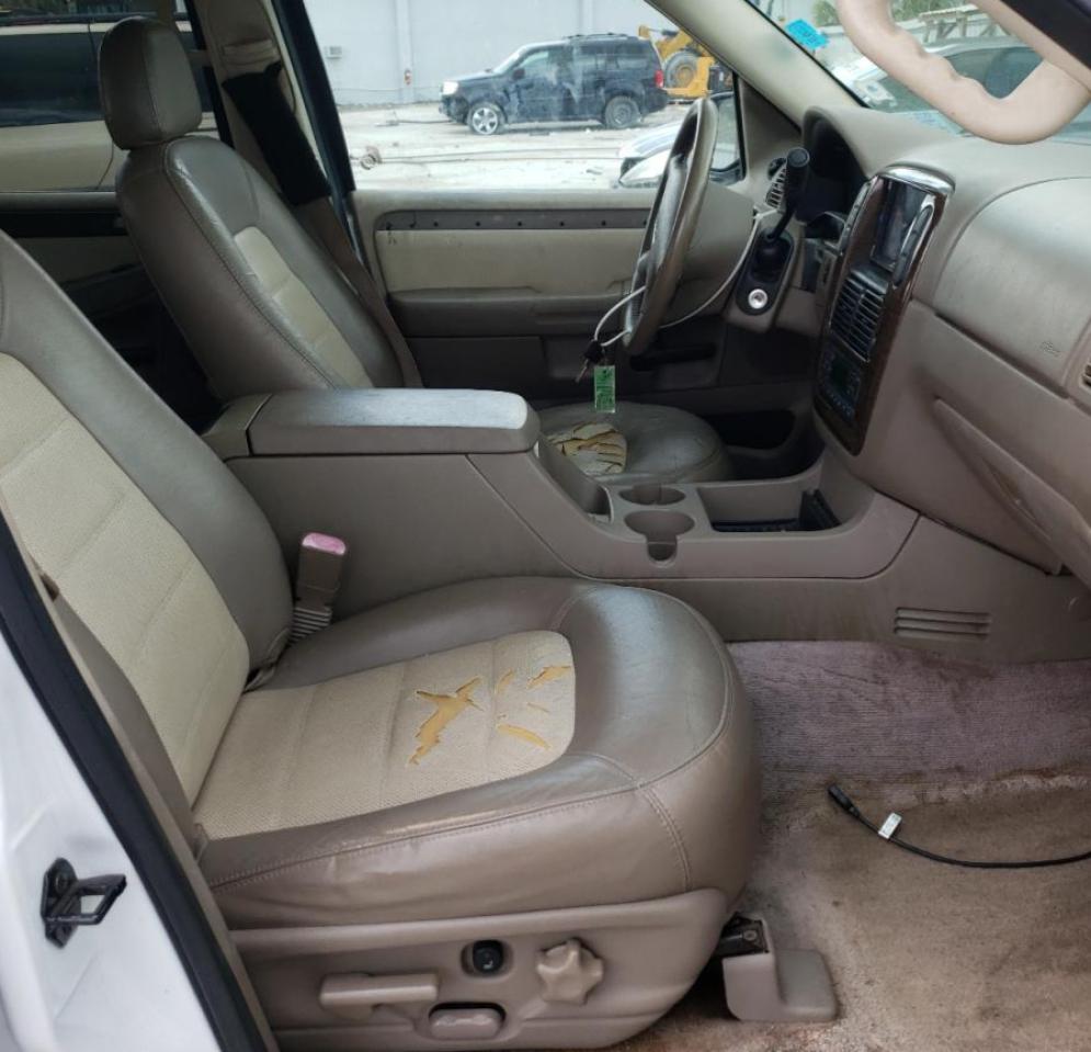 Photo 5 from auction – 2003 FORD EXPLORER E with VIN 1FMZU64W03UB12206