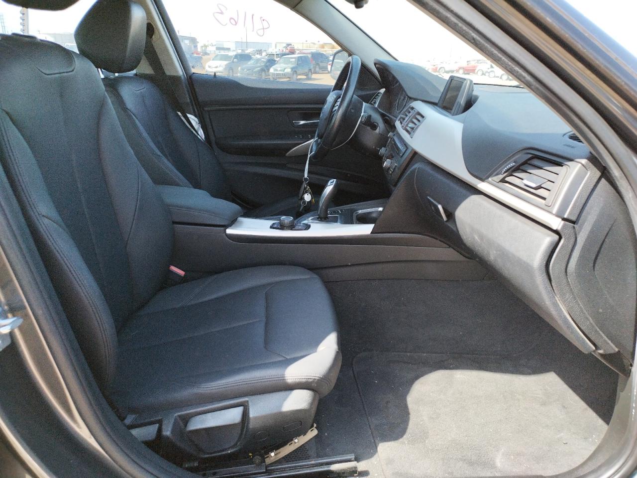 Photo 5 from auction – 2014 BMW 320 I with VIN WBA3B1G57ENS80294