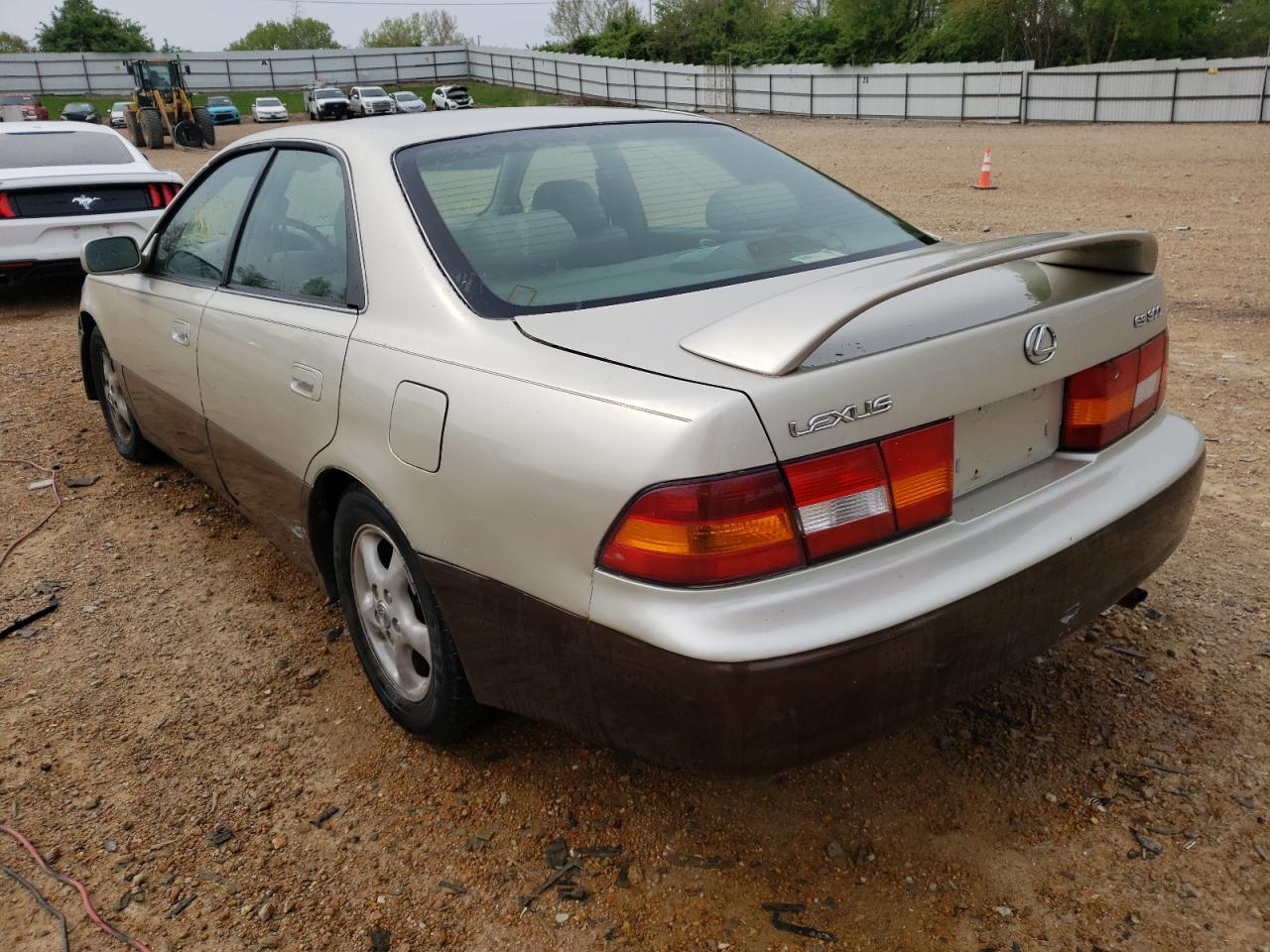 Photo 3 from auction – 1997 LEXUS ES 300 with VIN JT8BF22G9V0040757