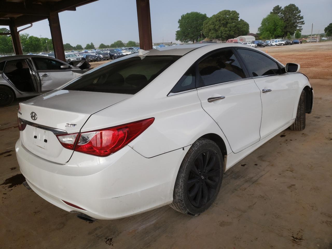 Photo 4 from auction – 2012 HYUNDAI SONATA SE with VIN 5NPEC4AB5CH336643