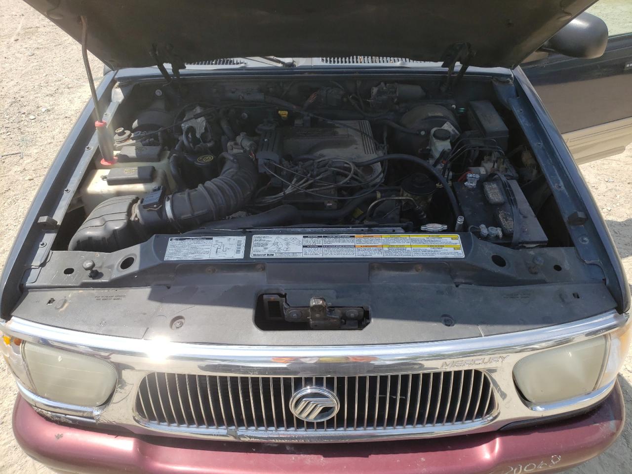 Photo 7 from auction – 2000 MERCURY MOUNTAINEE with VIN 4M2ZU86P6YUJ48893