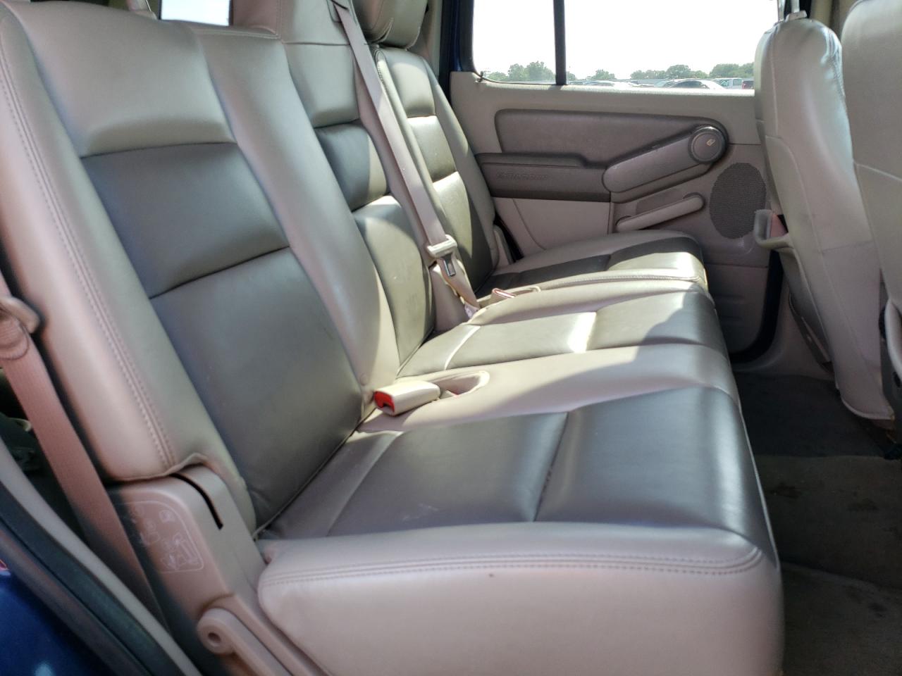 Photo 6 from auction – 2007 FORD EXPLORER X with VIN 1FMEU73EX7UB65434
