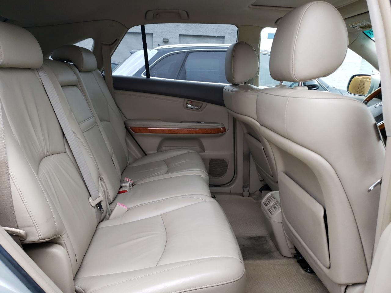 Photo 6 from auction – 2004 LEXUS RX 330 with VIN JTJGA31U640024563