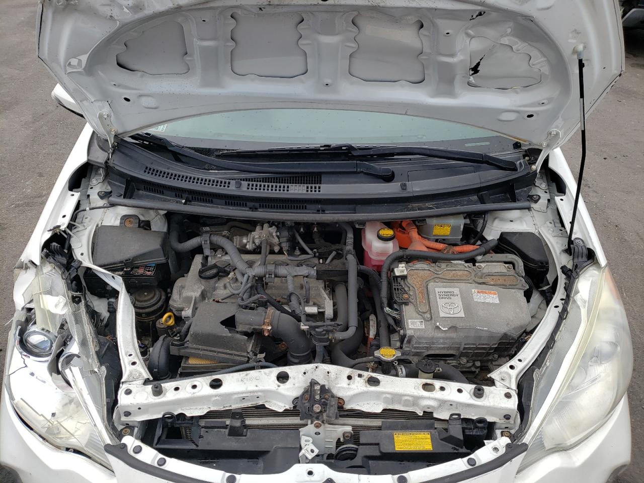 Photo 7 from auction – 2014 TOYOTA PRIUS C with VIN JTDKDTB34E1567626