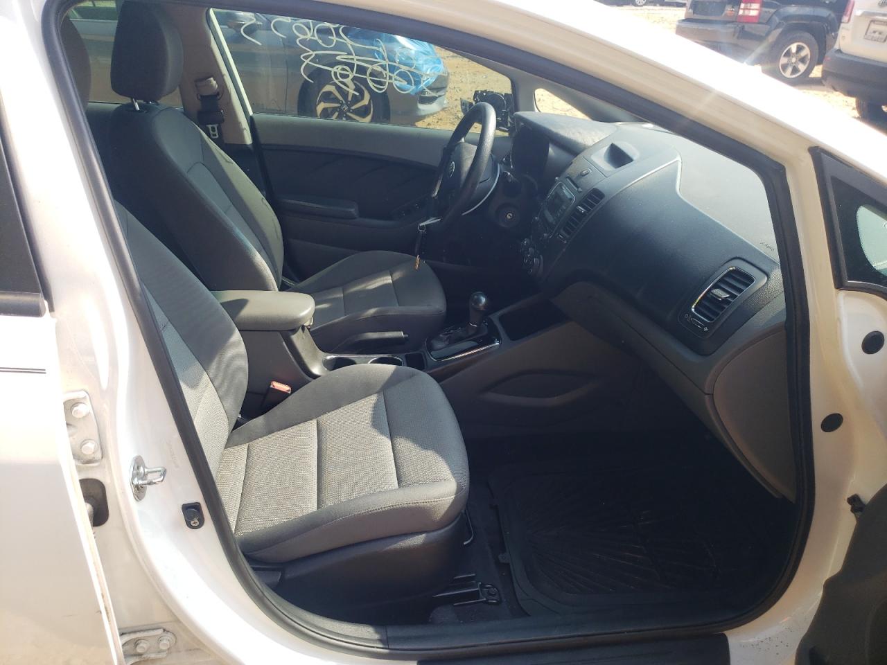 Photo 5 from auction – 2018 KIA FORTE LX with VIN 3KPFK4A78JE166489