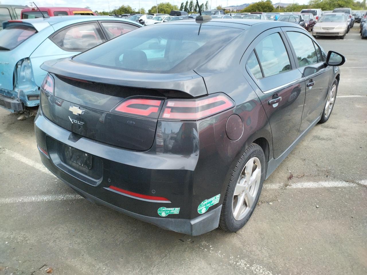 Photo 4 from auction – 2015 CHEVROLET VOLT with VIN 1G1RD6E43FU117897