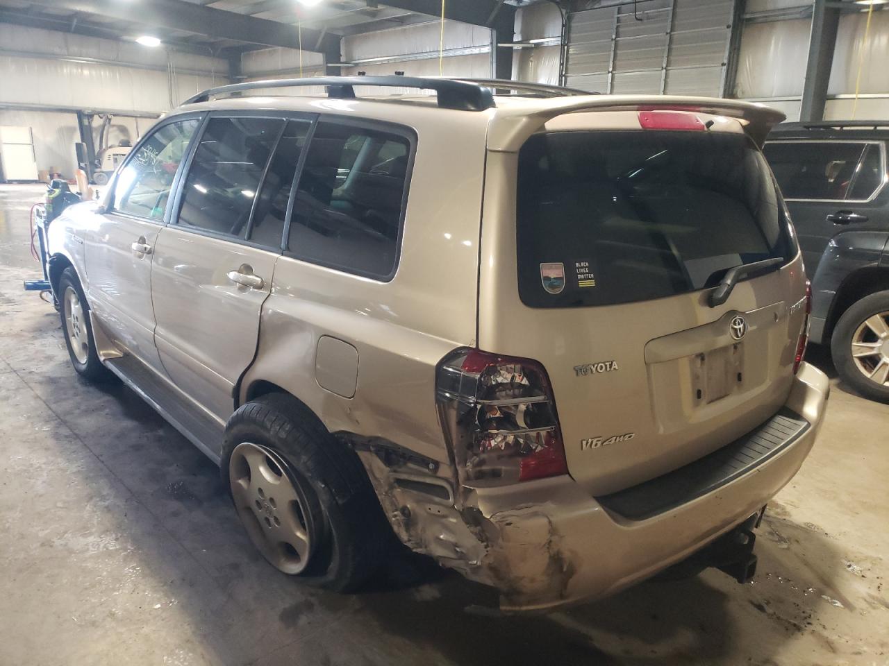 Photo 3 from auction – 2004 TOYOTA HIGHLANDER with VIN JTEEP21A240051179