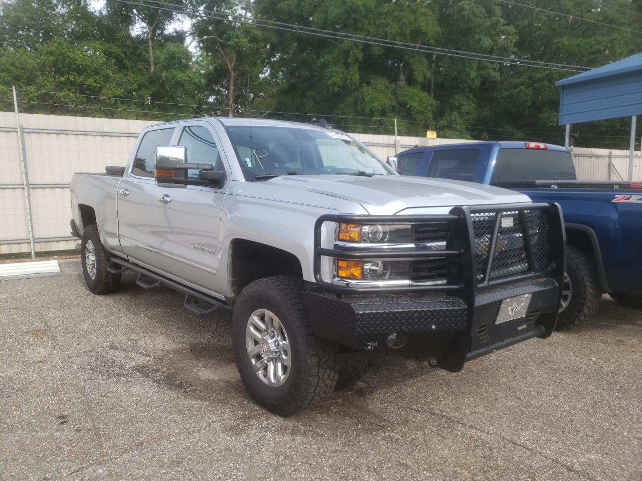 CHEVROLET SILVERADO 2015 with VIN 1GC1KWE86FF533704 - Photo from auction
