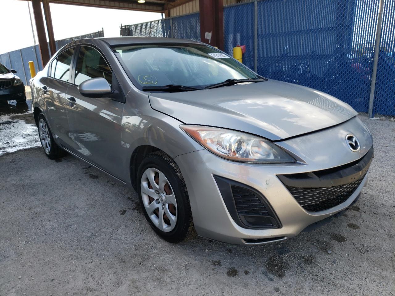 MAZDA 3 I 2011 with VIN JM1BL1UG3B1498687 - Photo from auction