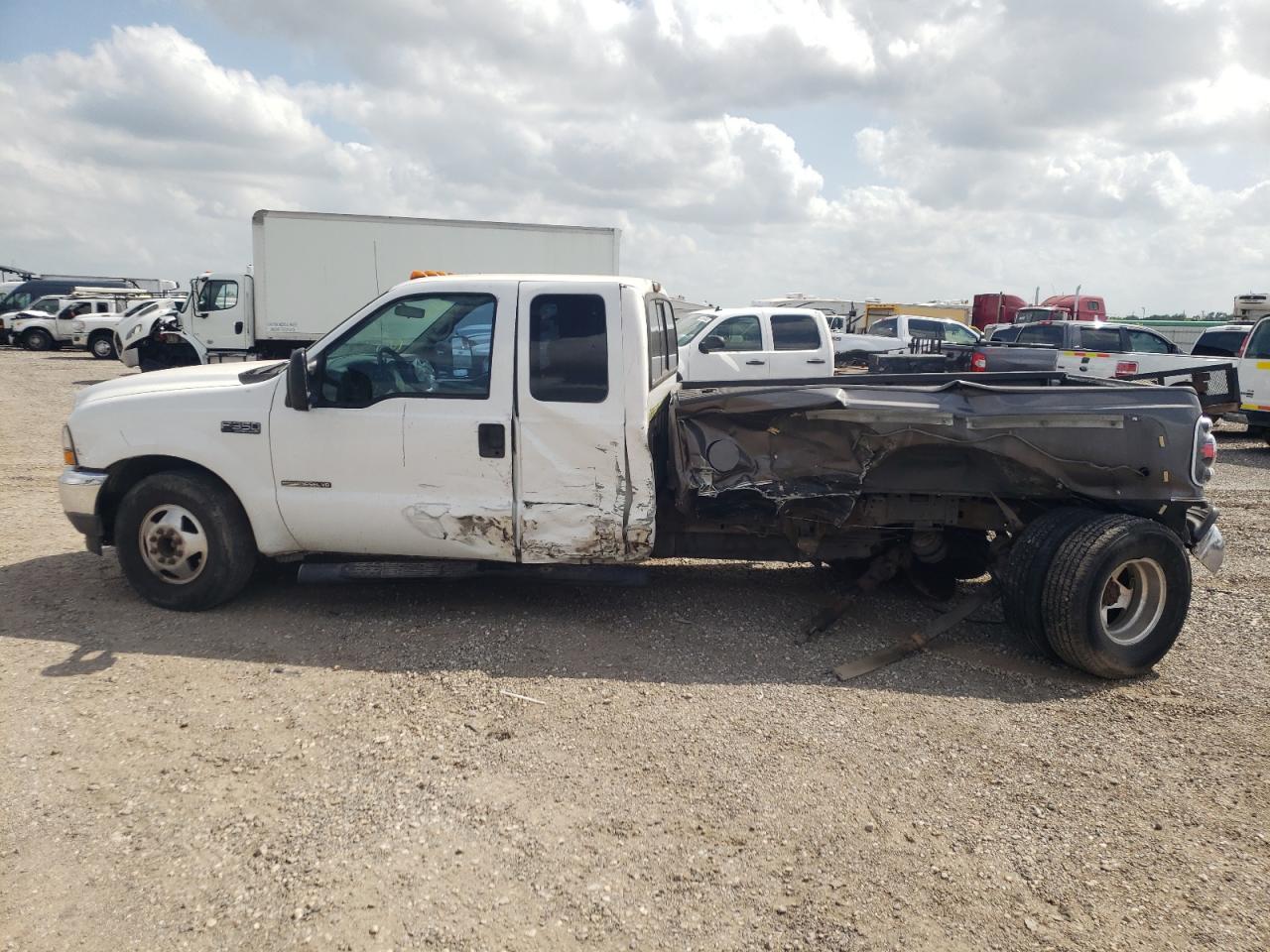 Photo 9 from auction – 2002 FORD F350 SUPER with VIN 1FTWX32F52ED32689