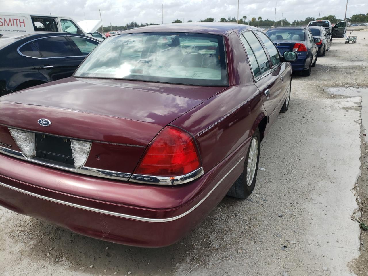 Photo 4 from auction – 2004 FORD CROWN VICT with VIN 2FAFP74W34X126041