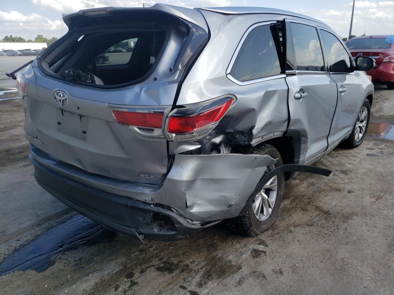 Photo 9 from auction – 2015 TOYOTA HIGHLANDER with VIN 5TDKKRFH5FS057885