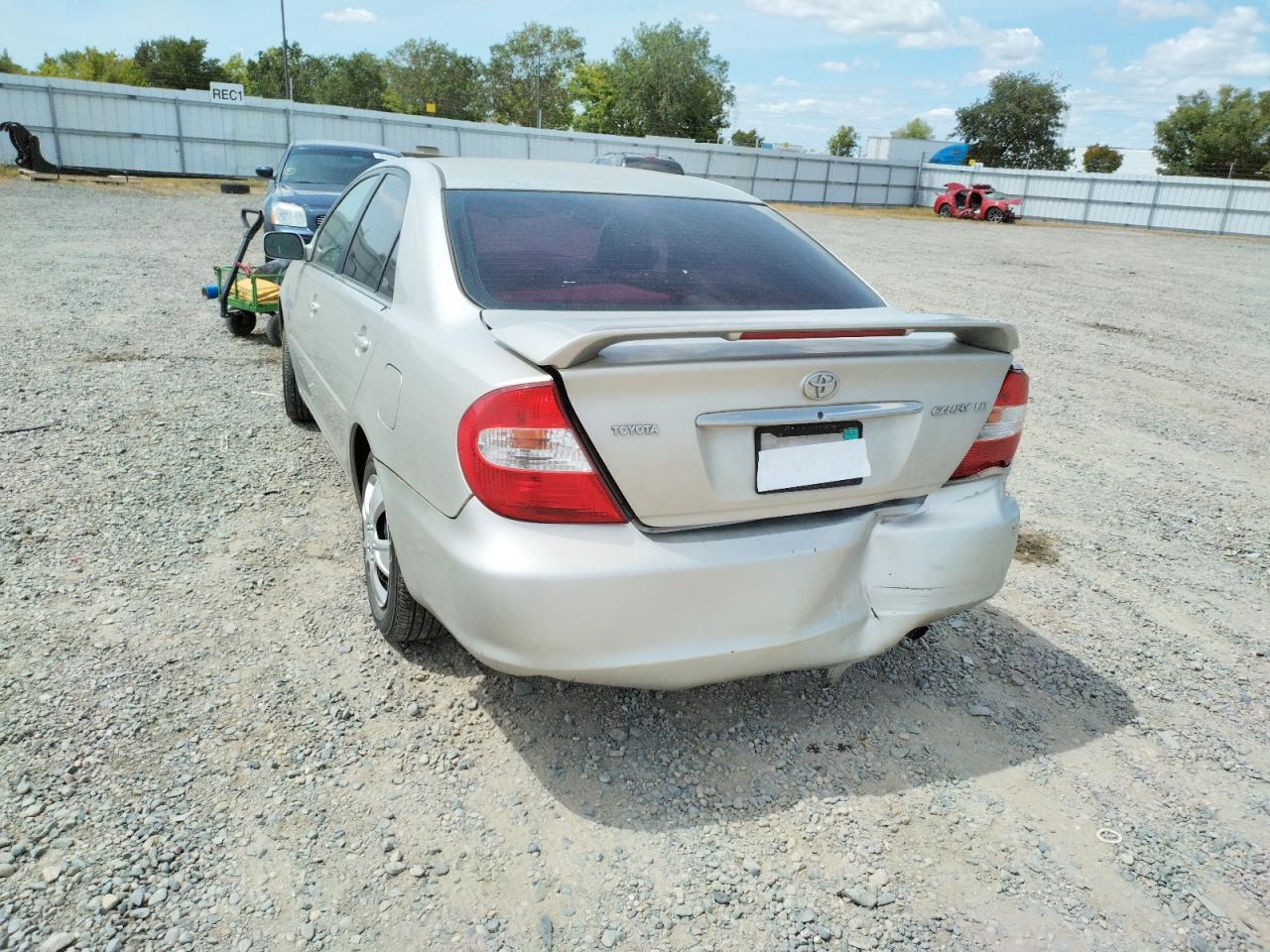 Photo 3 from auction – 2003 TOYOTA CAMRY LE with VIN 4T1BE32K93U749740