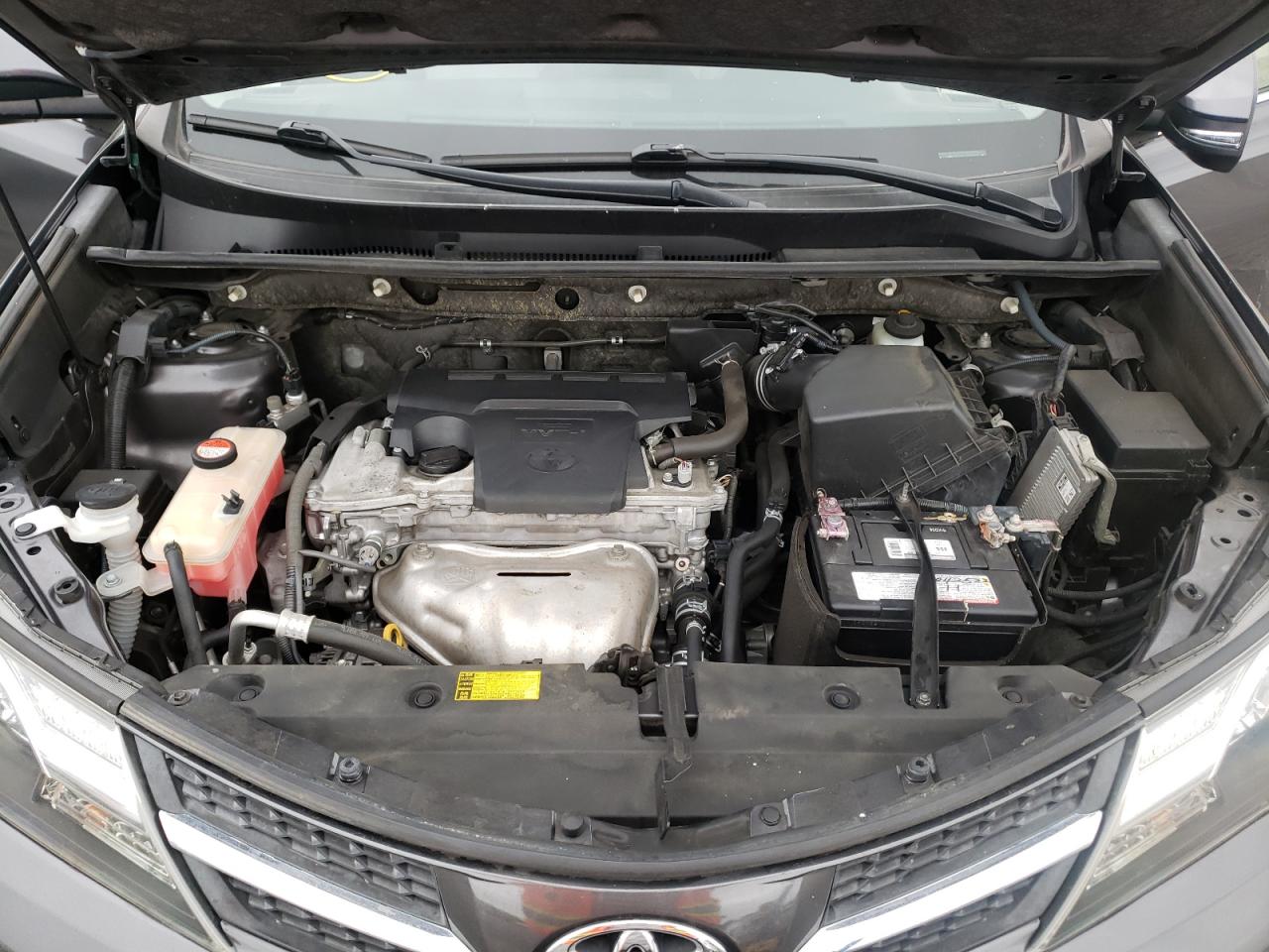 Photo 7 from auction – 2014 TOYOTA RAV4 XLE with VIN JTMWFREVXEJ009209
