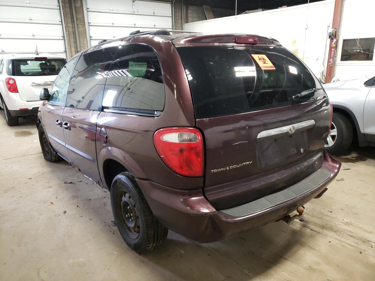 Photo 3 from auction – 2004 CHRYSLER TOWN & COU with VIN 1C4GP45R04B567053