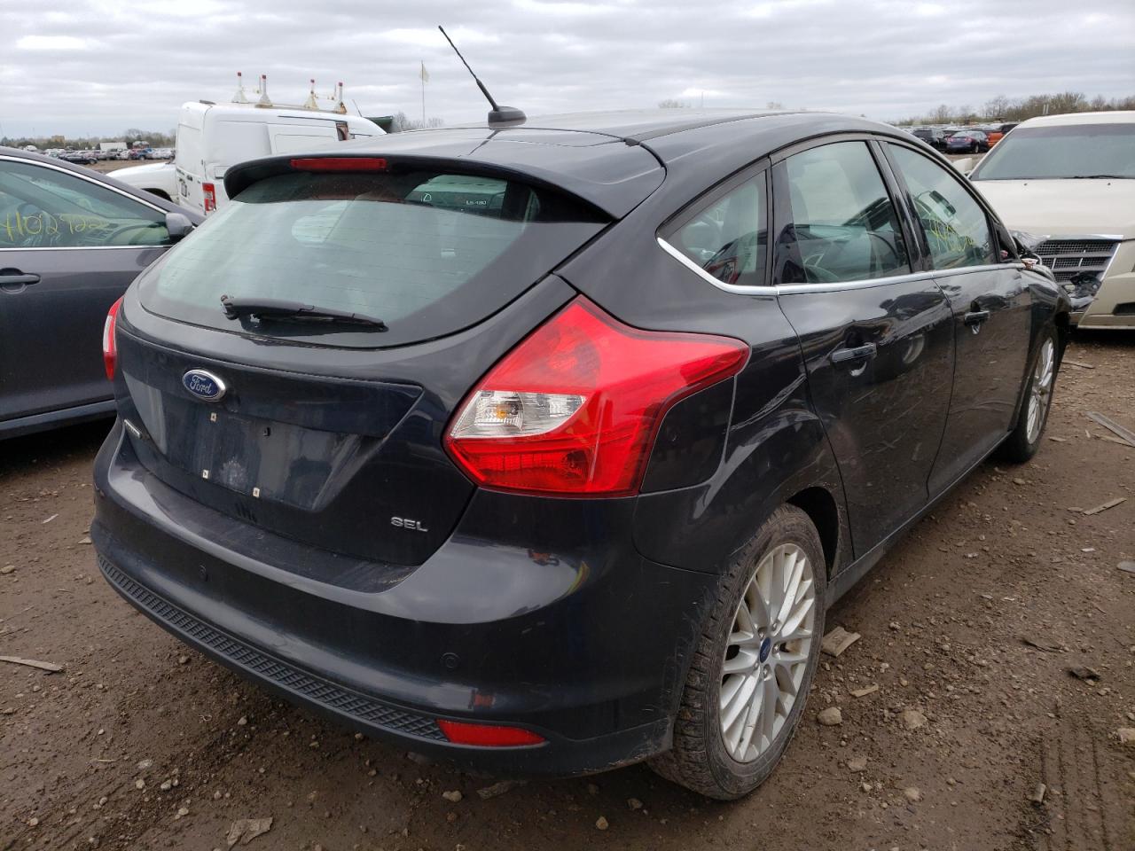 Photo 4 from auction – 2012 FORD FOCUS SEL with VIN 1FAHP3M28CL416639