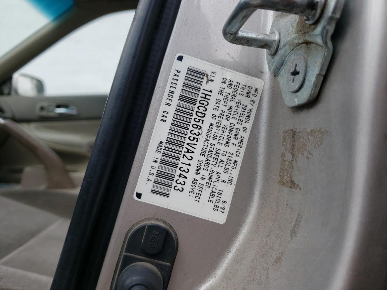 Photo 10 from auction – 1997 HONDA ACCORD LX with VIN 1HGCD5635VA213433
