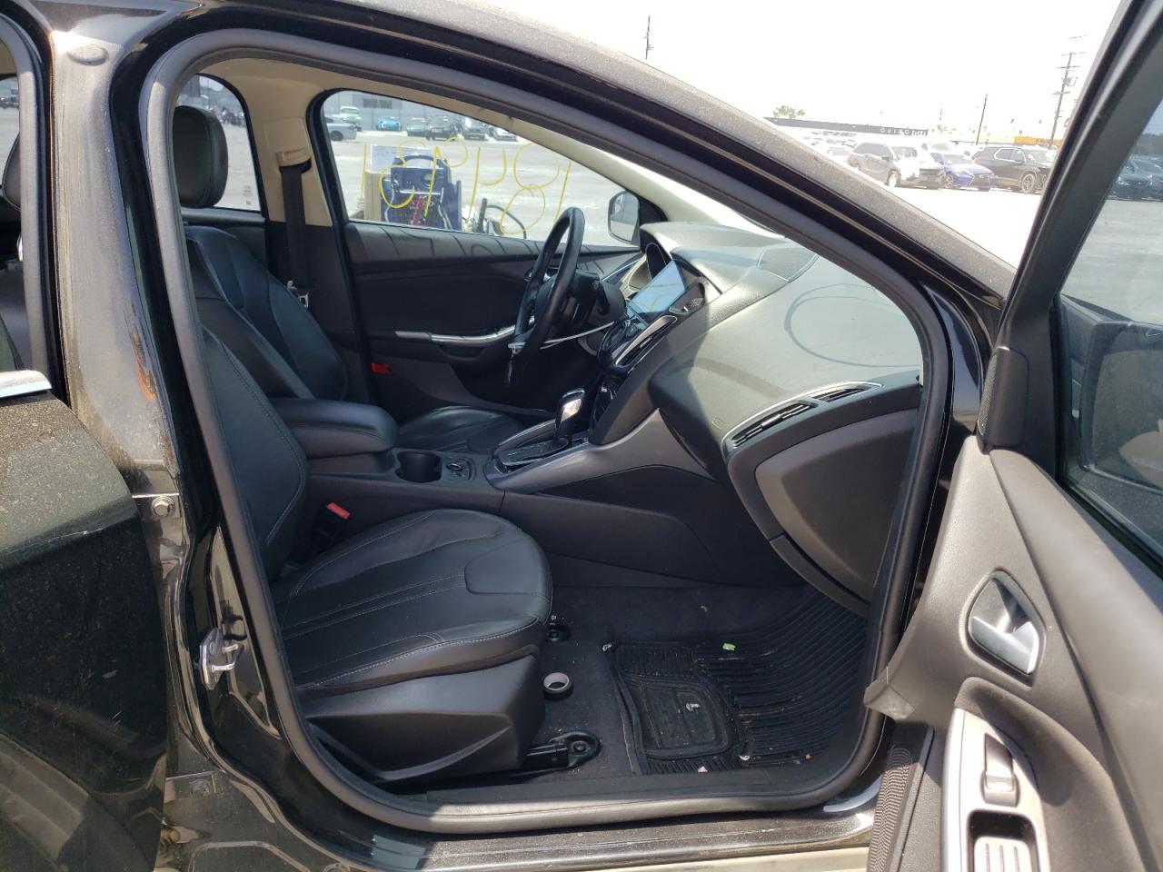 Photo 5 from auction – 2012 FORD FOCUS TITA with VIN 1FAHP3N29CL337303