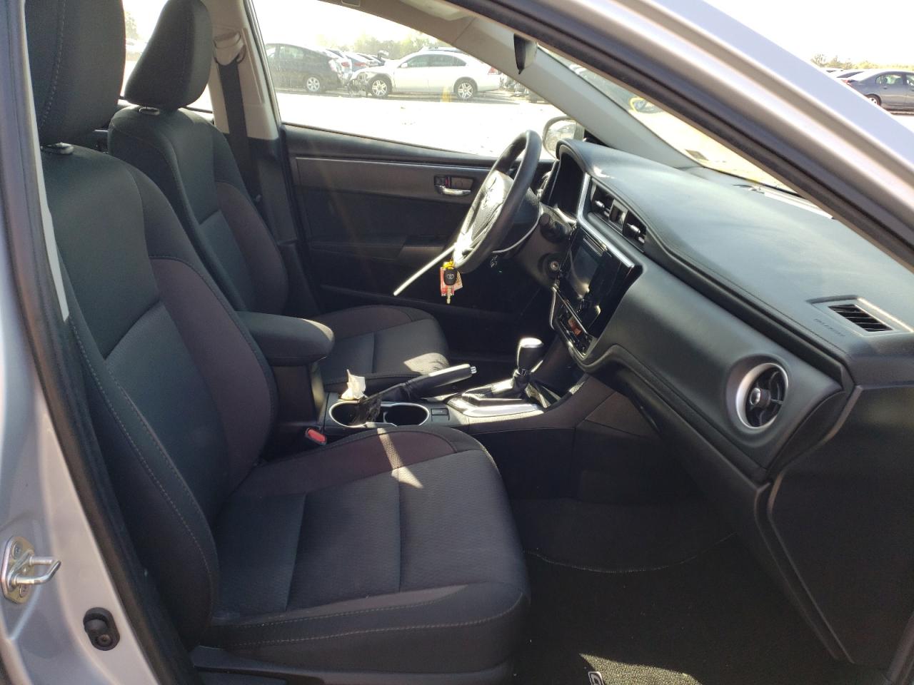 Photo 5 from auction – 2018 TOYOTA COROLLA L with VIN 2T1BURHE2JC072035