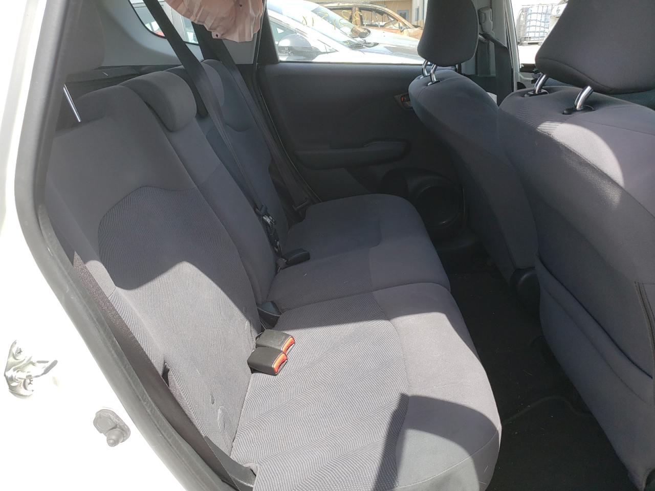 Photo 6 from auction – 2010 HONDA FIT with VIN JHMGE8H27AC017509