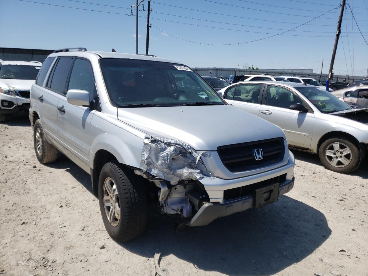 HONDA PILOT EX 2004 with VIN 2HKYF18434H530017 - Photo from auction