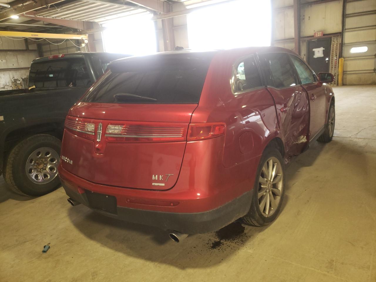 Photo 4 from auction – 2010 LINCOLN MKT with VIN 2LMHJ5AT8ABJ12566