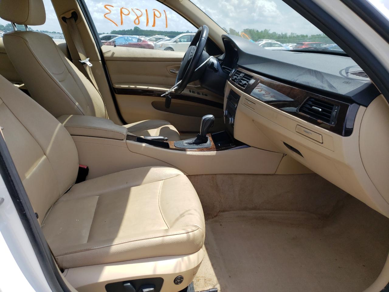 Photo 5 from auction – 2011 BMW 328 I with VIN WBAPH7G55BNN05522