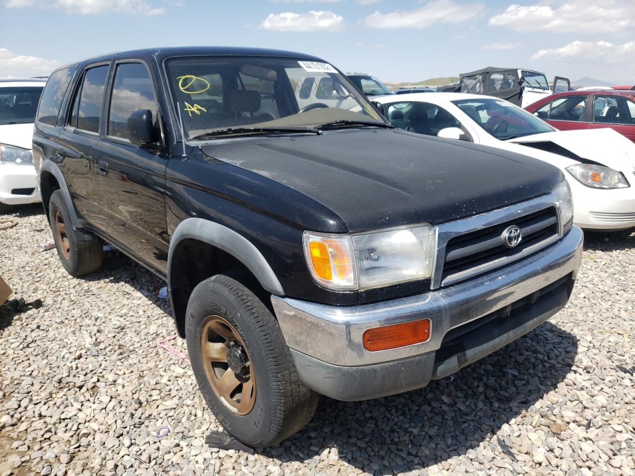 TOYOTA 4RUNNER SR 1996 with VIN JT3GN86R6T0015681 - Photo from auction