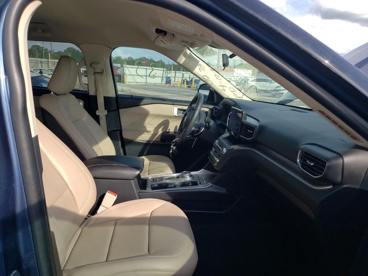 Photo 5 from auction – 2020 FORD EXPLORER X with VIN 1FMSK7DH4LGB18278